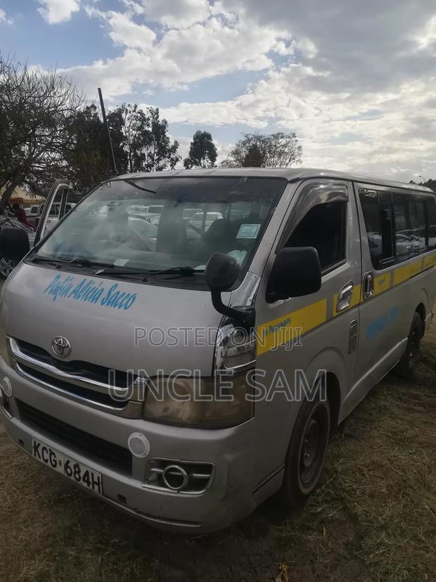 Toyota HiAce 2009 Grey