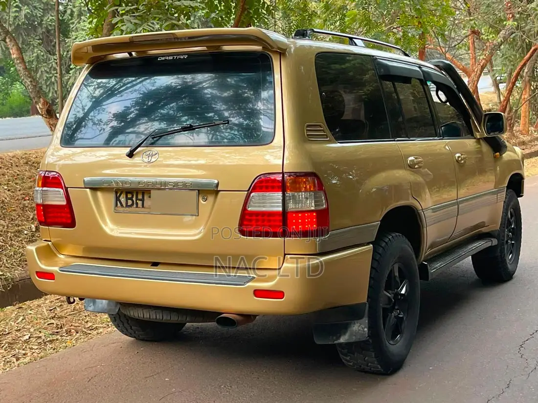 Toyota Land Cruiser 2003 Gold