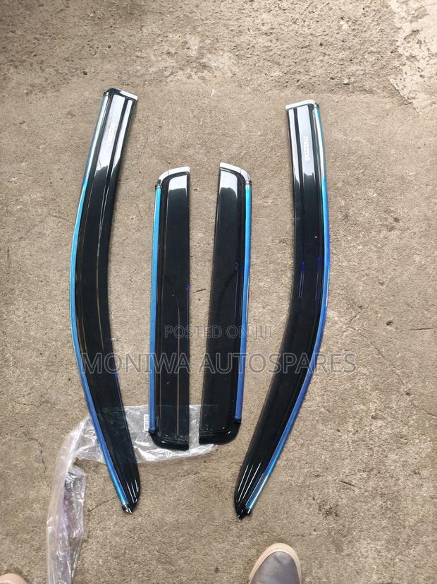 Windbreaker/Sunvisor Mazda Demio Old Model 2005