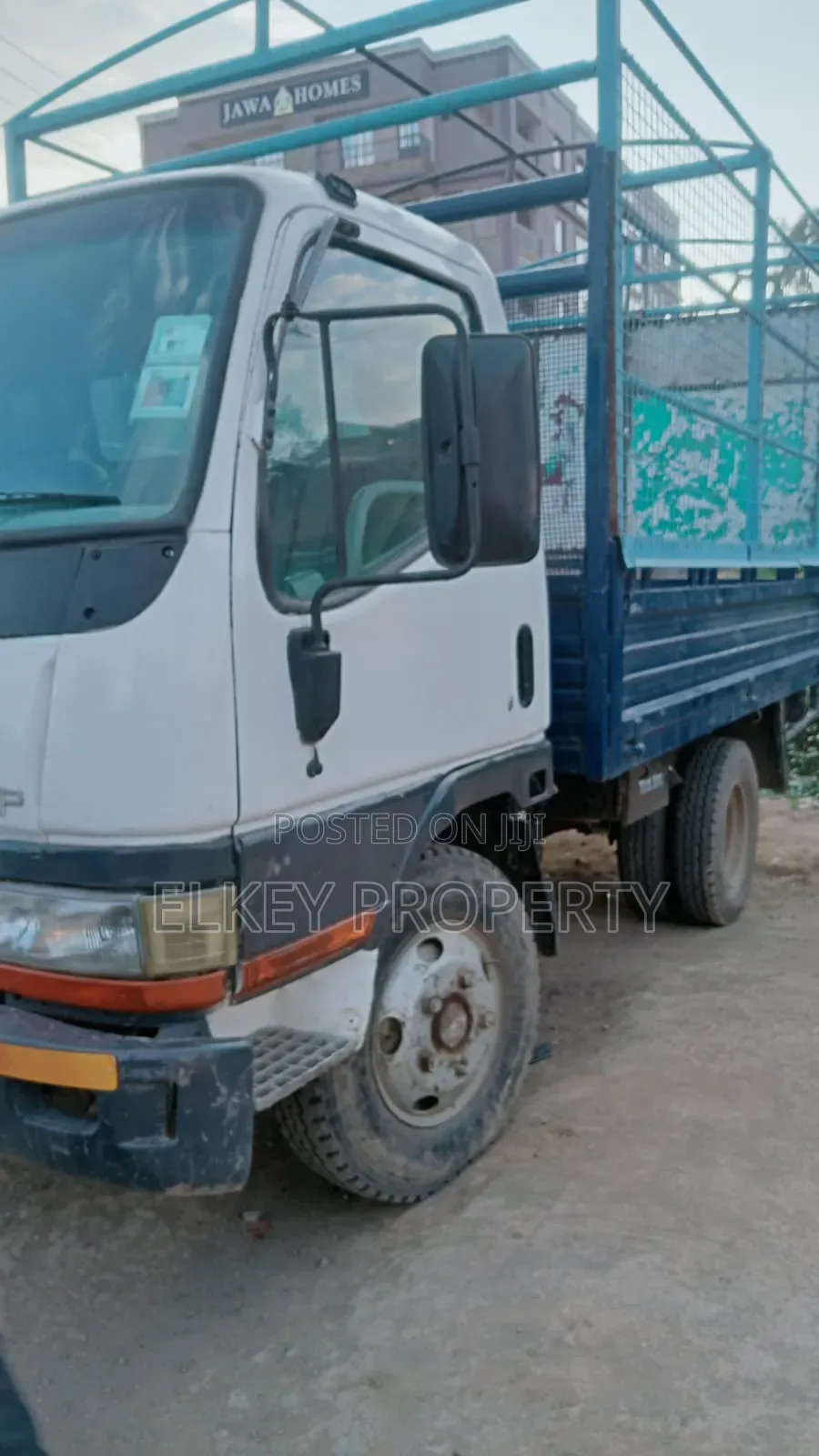 Mitsubishi Canter 2011 White