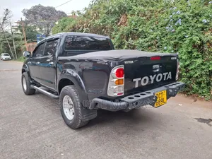 Toyota Hilux 2011 Black