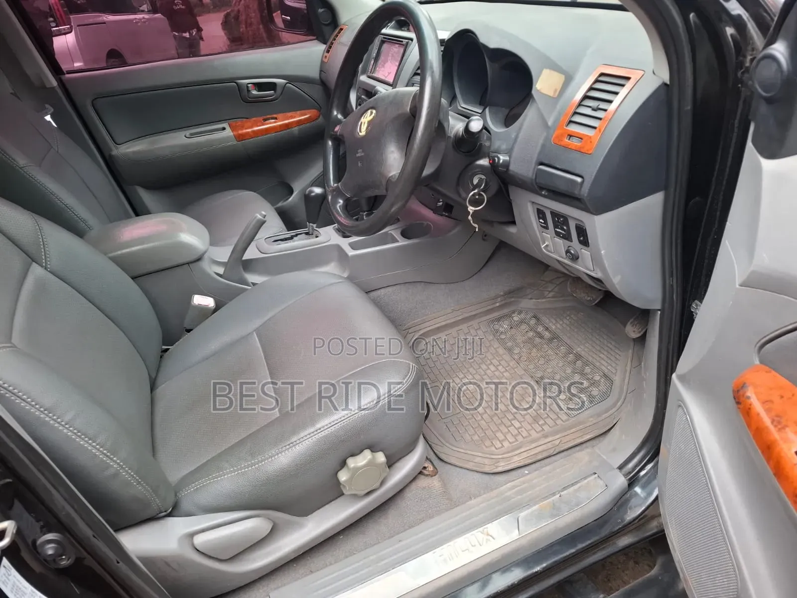 Toyota Hilux 2011 Black