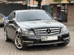 Mercedes-Benz C200 2012 Black