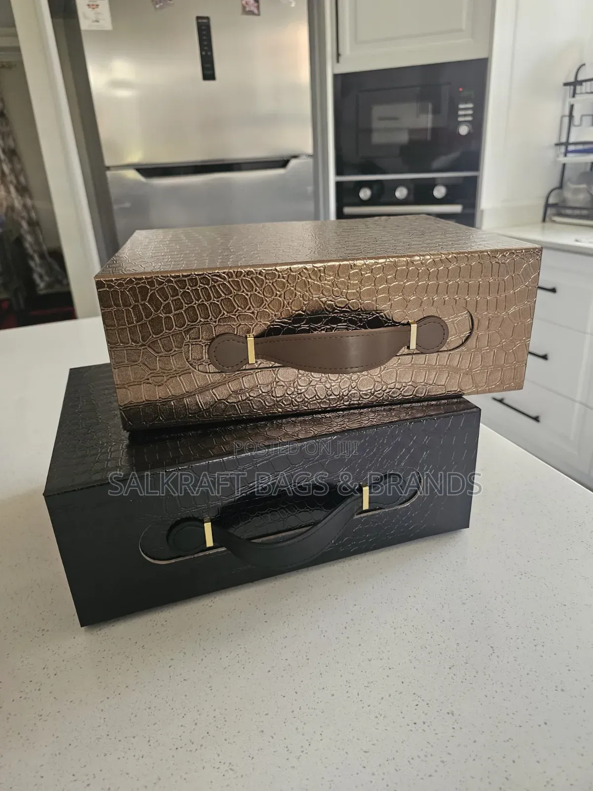Voyage Couture | Premium Crocodile-Patterned Presentation Box