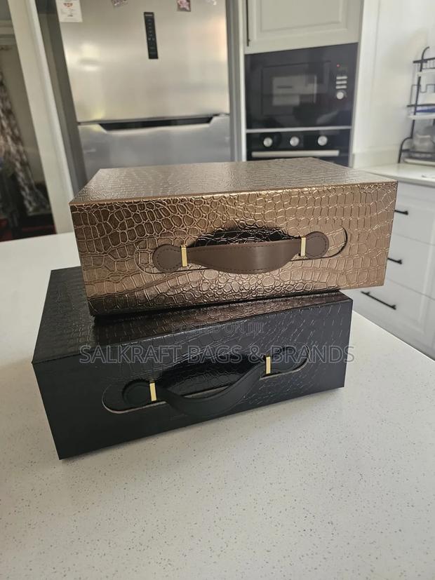 Voyage Couture | Premium Crocodile-Patterned Presentation Box - main view