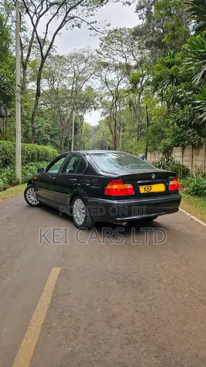 BMW 318i 2004 Black