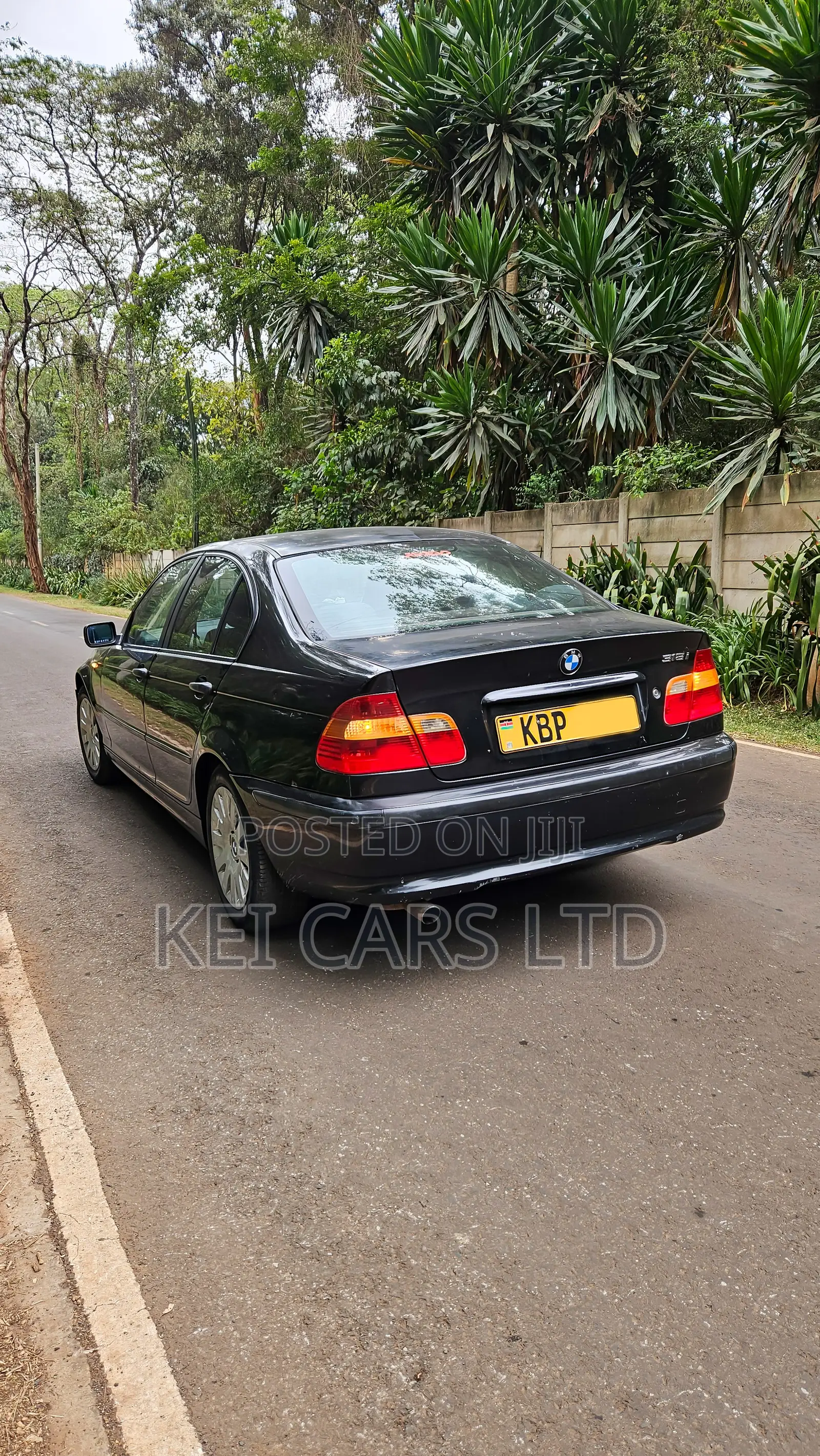 BMW 318i 2004 Black