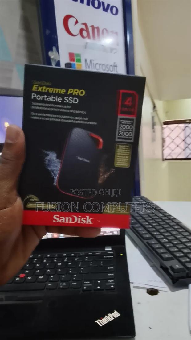 The 
SanDisk Extreme PRO Portable SSD V2 (Model: SDSSDE81-4T00-G25) - main view
