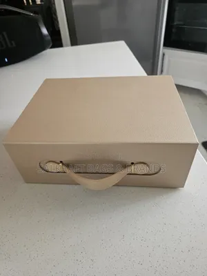The Champagne Shimmer Valise | Luxury Textured Gift Box