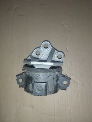 Nissan DayZ Gearbox Mount