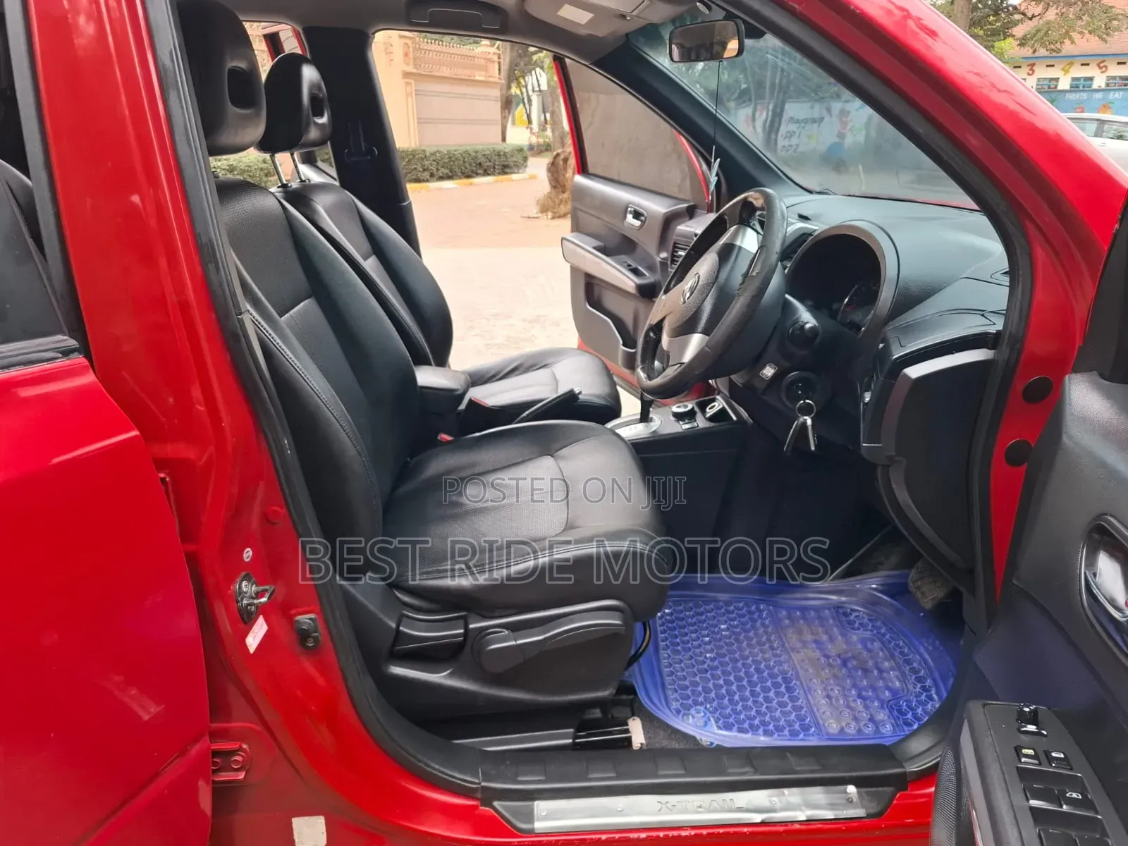 Nissan X-Trail 2.0 Petrol XE 2012 Red