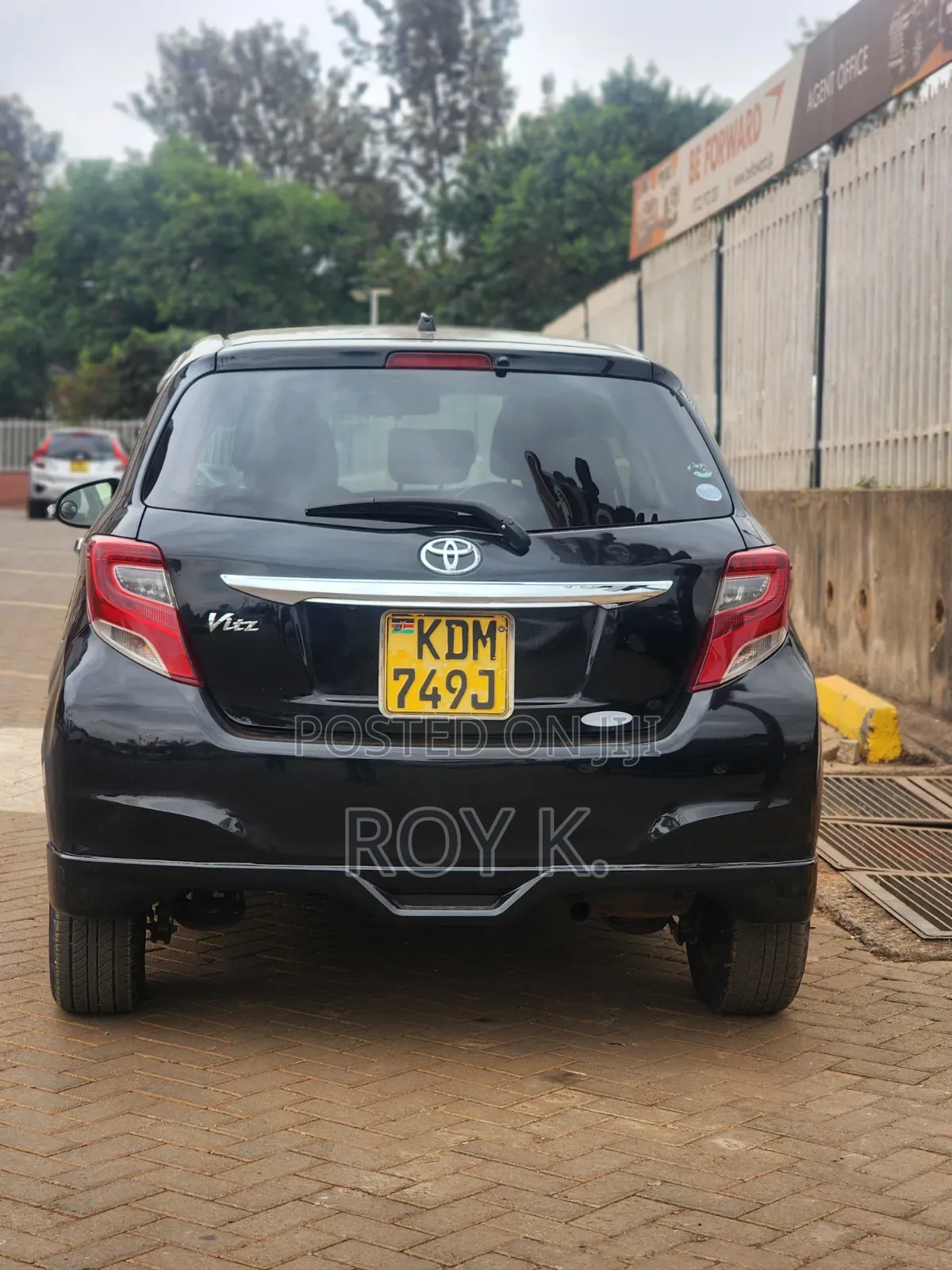 Toyota Vitz 1.3 AWD 5dr 2016 Black