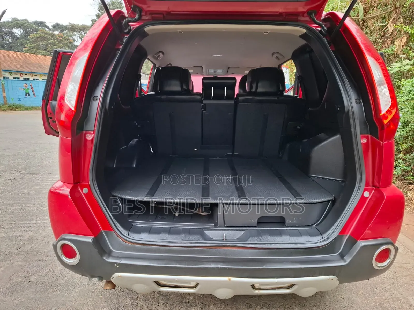 Nissan X-Trail 2.0 Petrol XE 2012 Red