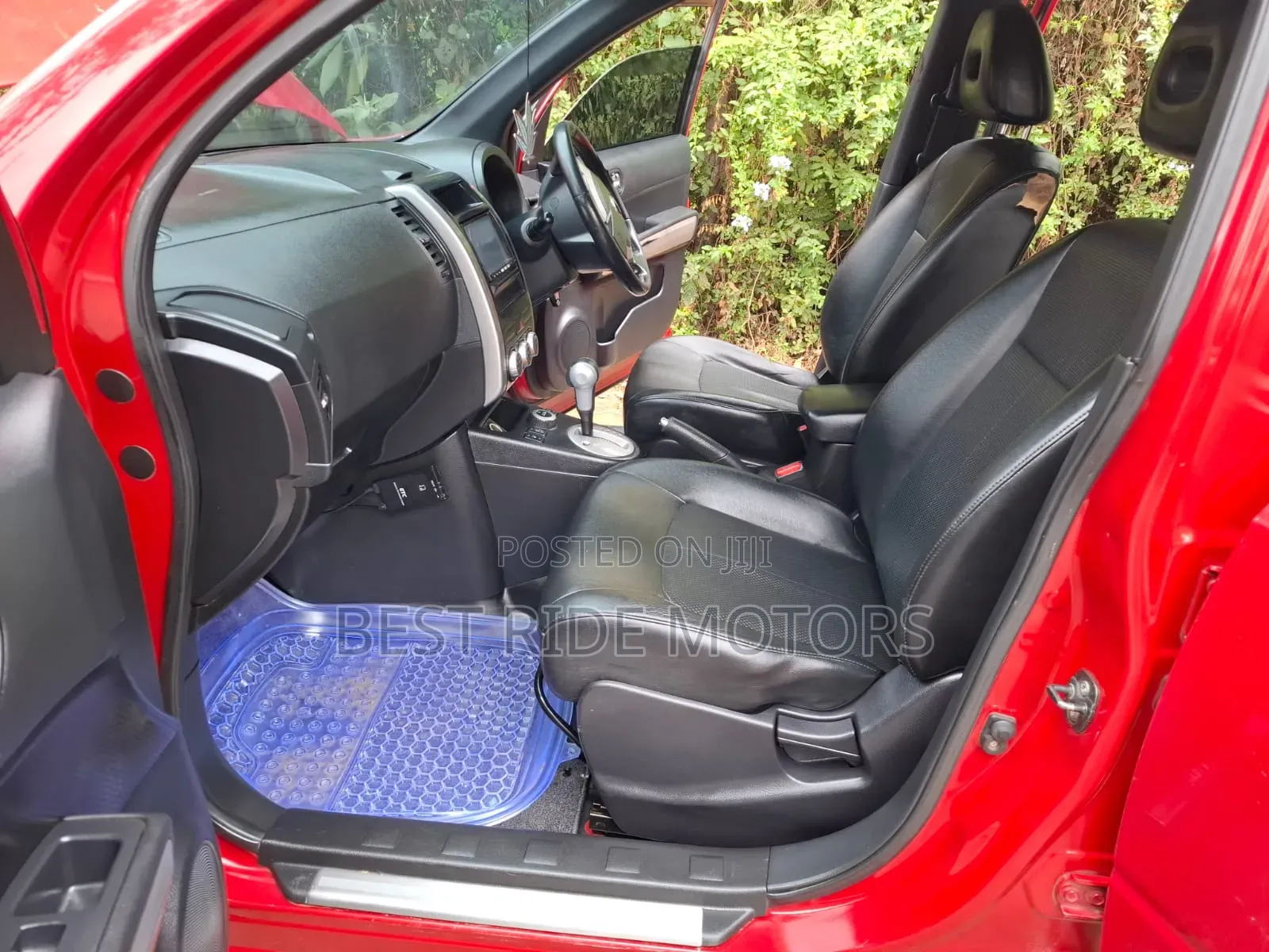 Nissan X-Trail 2.0 Petrol XE 2012 Red