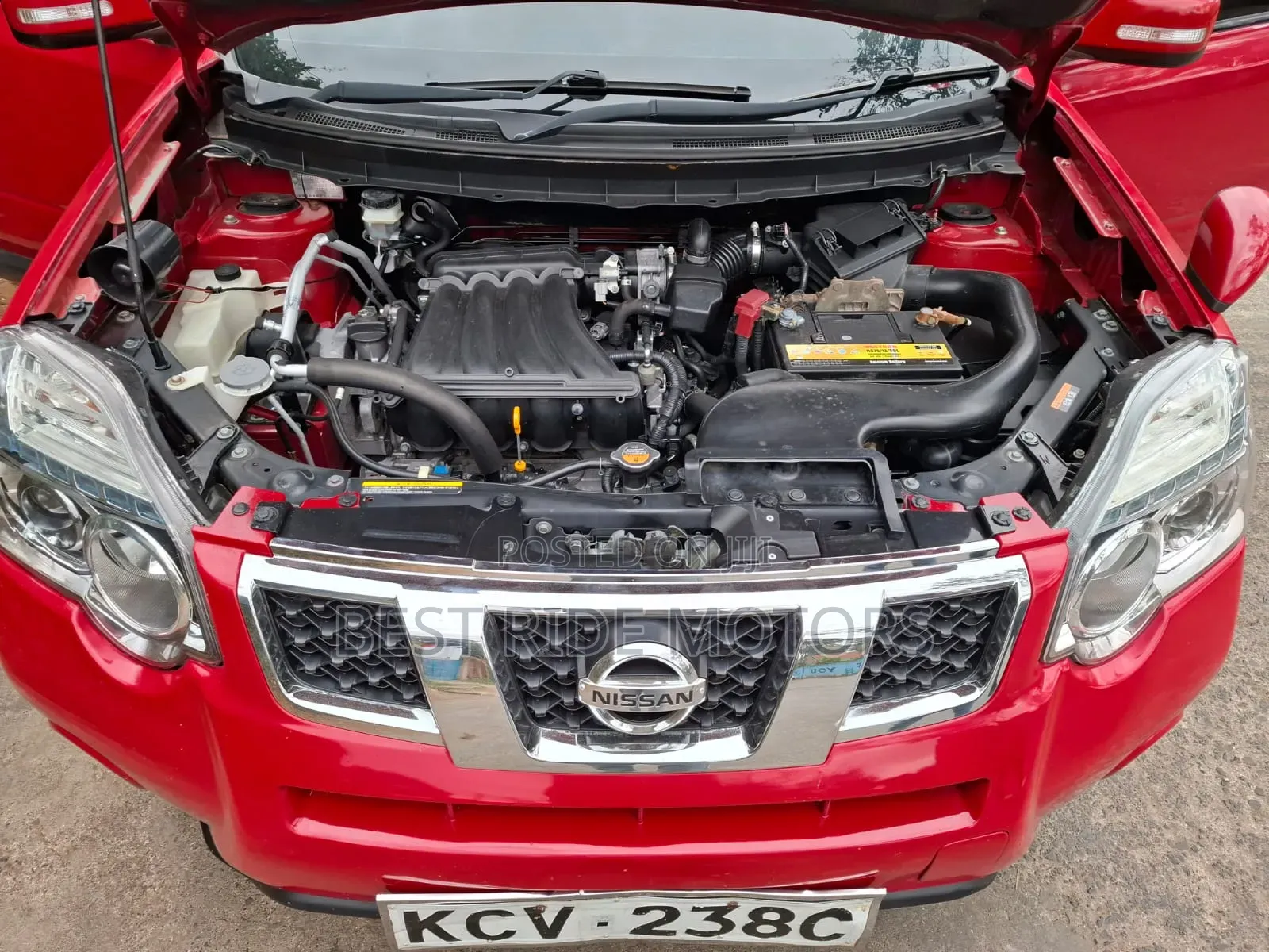 Nissan X-Trail 2.0 Petrol XE 2012 Red