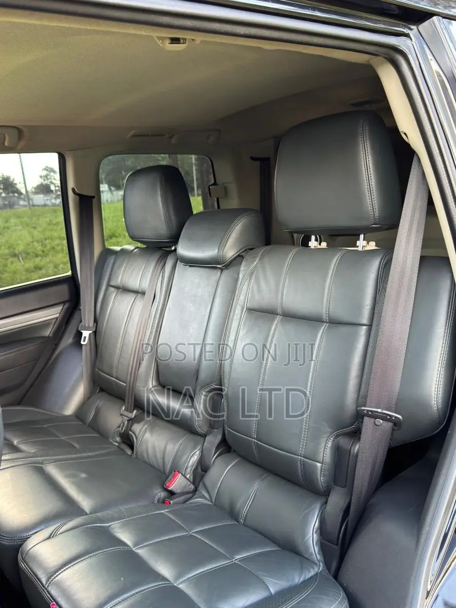 Mitsubishi Shogun 2016 Black