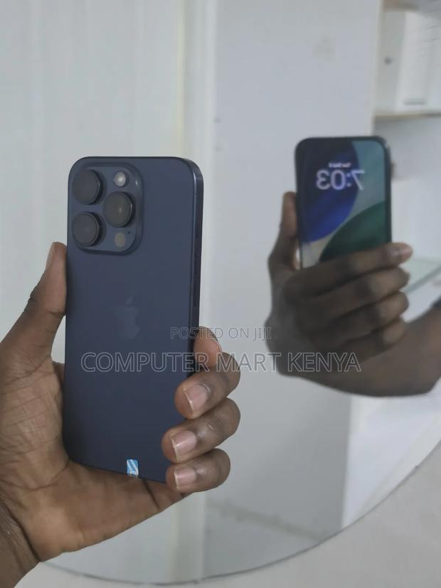 Apple iPhone 15 Pro 256 GB Blue - main view