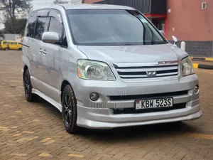 Toyota Noah 2.0 FWD (8 Seater) 2006 Silver