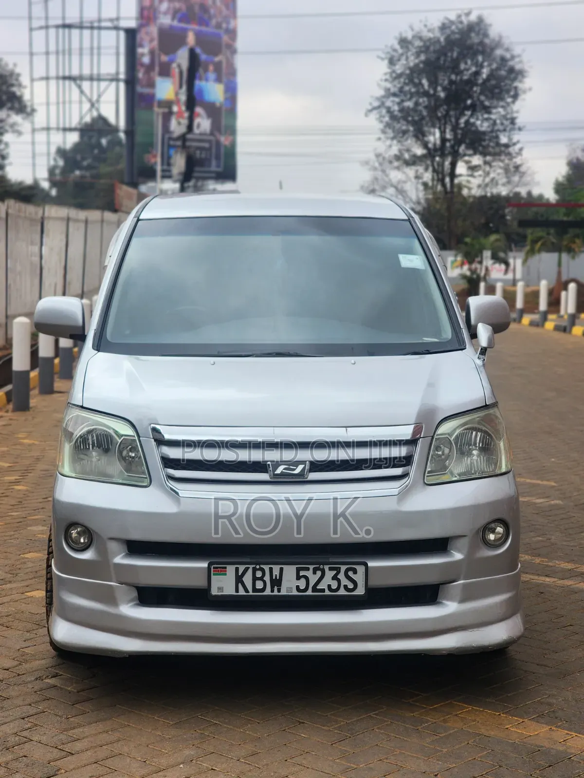 Toyota Noah 2.0 FWD (8 Seater) 2006 Silver