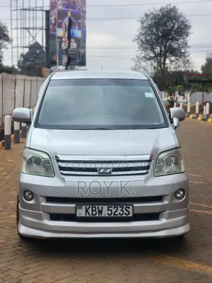 Toyota Noah 2.0 FWD (8 Seater) 2006 Silver