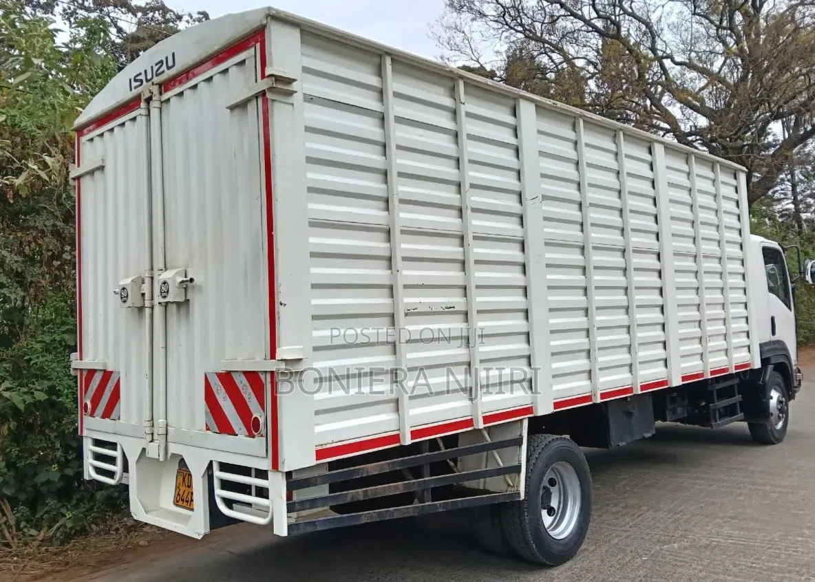 Isuzu FRR Slayqueen 2019 White