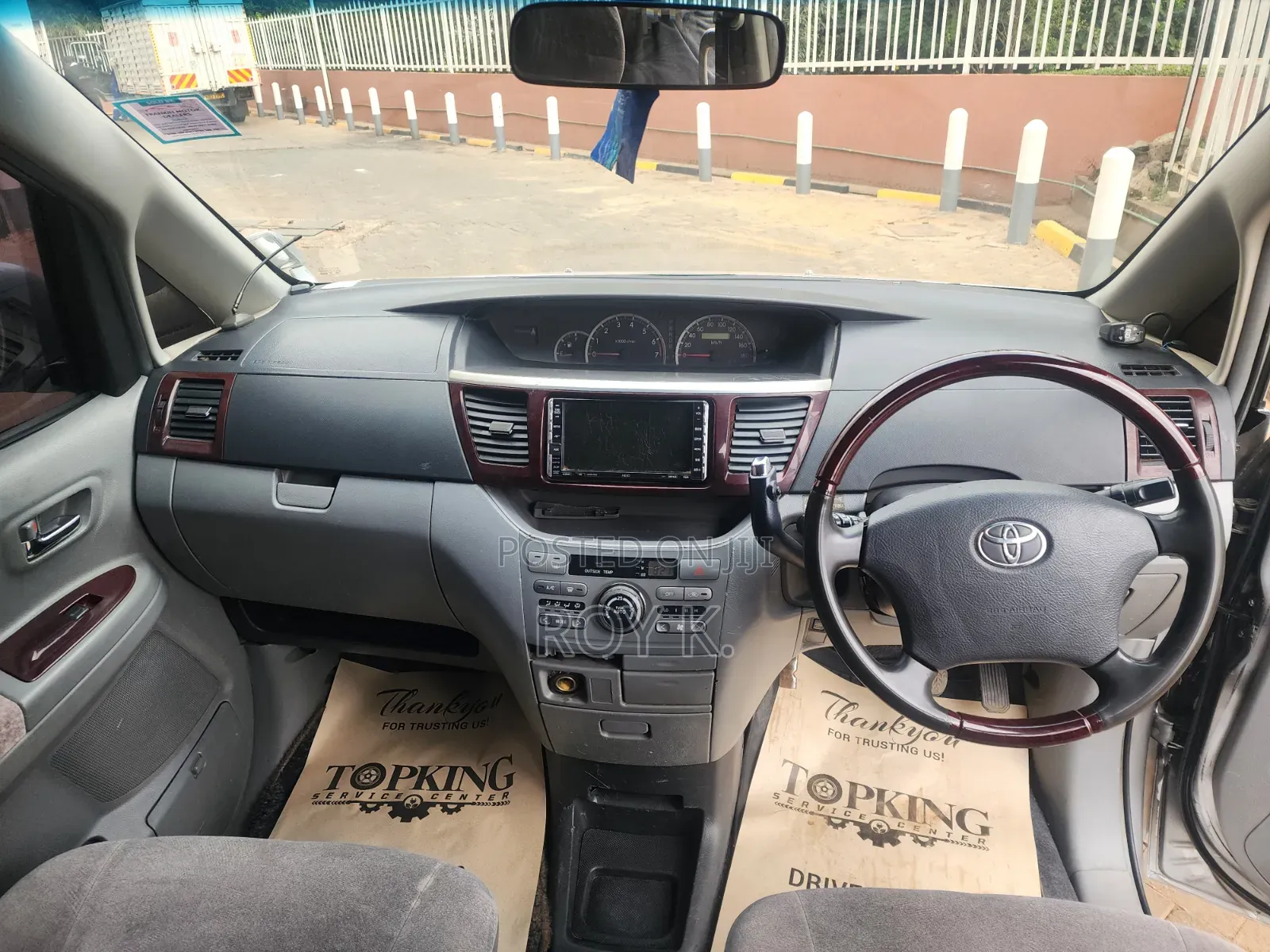 Toyota Noah 2.0 FWD (8 Seater) 2006 Silver