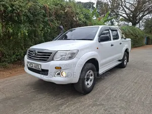 Toyota Hilux 2014 White