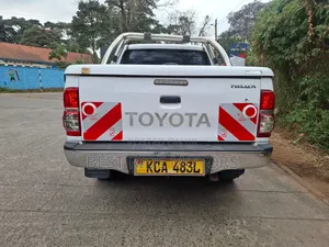 Toyota Hilux 2014 White