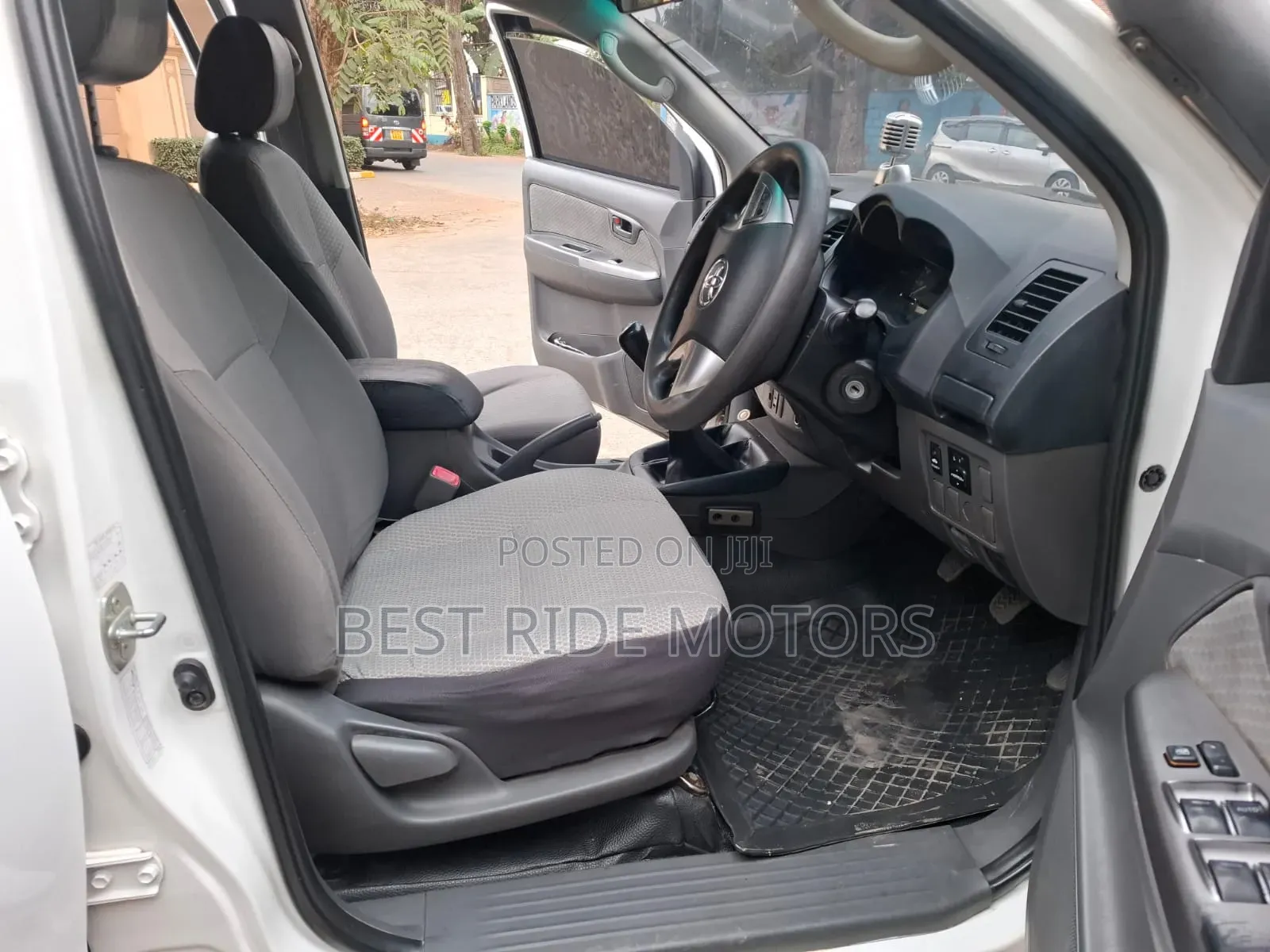 Toyota Hilux 2014 White