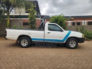 Nissan Hardbody 2011 White