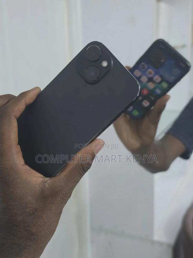 Apple iPhone 15 128 GB Black - main view