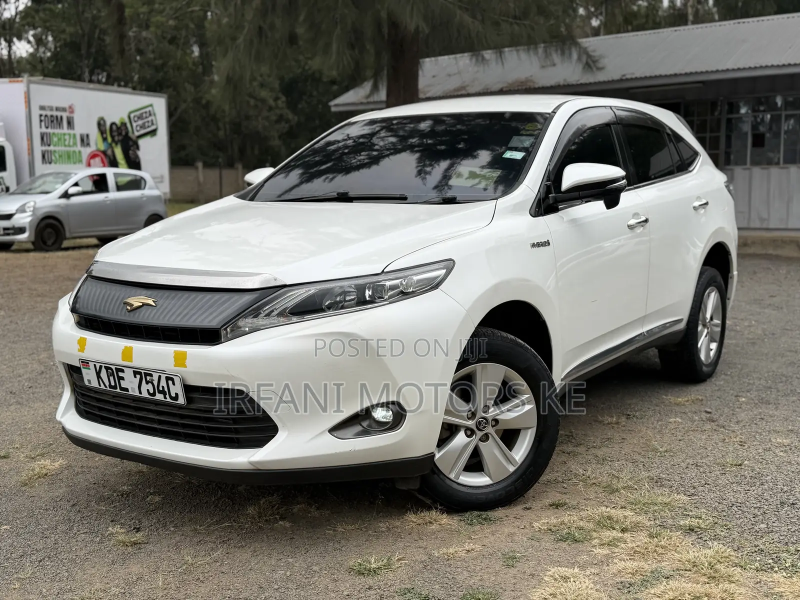 Toyota Harrier 2.5 Hybrid 4WD 2014 White