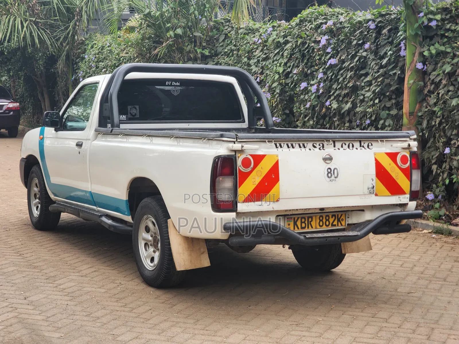 Nissan Hardbody 2011 White
