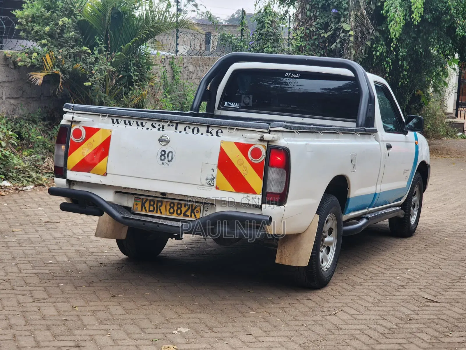 Nissan Hardbody 2011 White