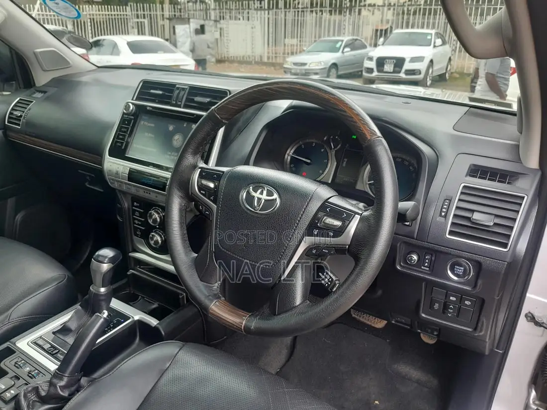Toyota Land Cruiser Prado 3.0 190hp 2019 Silver