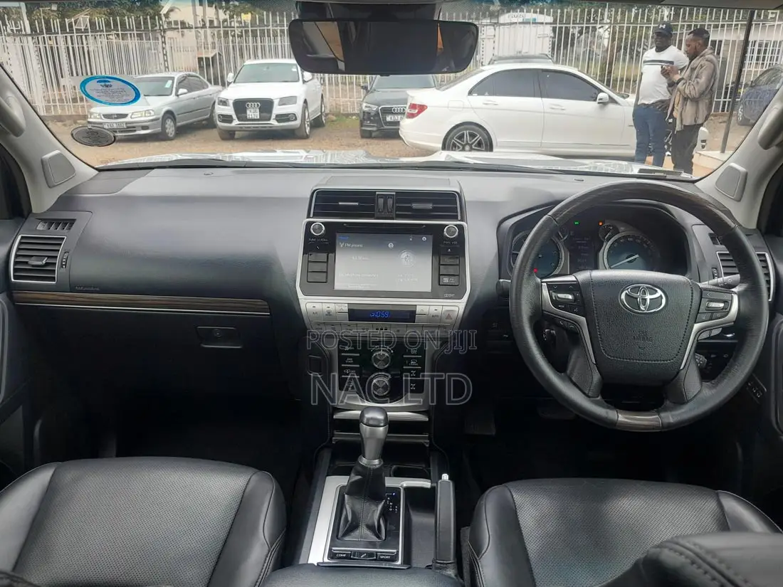Toyota Land Cruiser Prado 3.0 190hp 2019 Silver