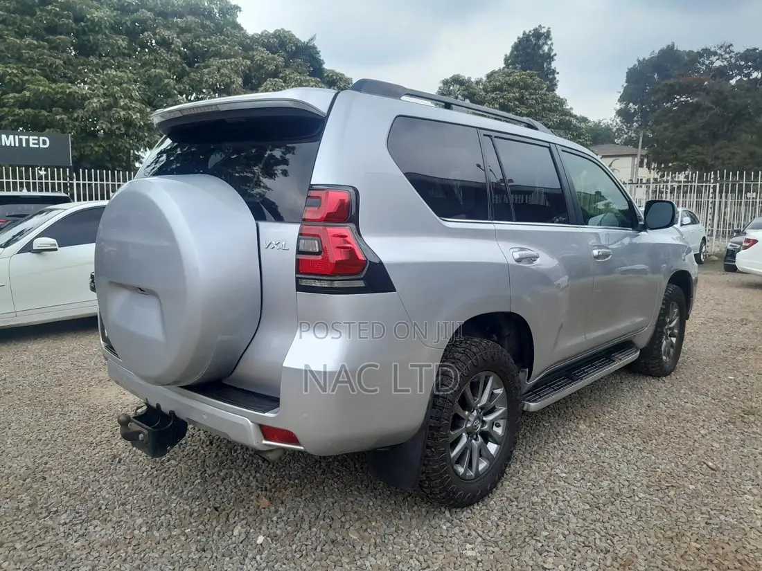 Toyota Land Cruiser Prado 3.0 190hp 2019 Silver