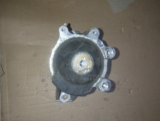 Honda CR-V Engine Mounting
