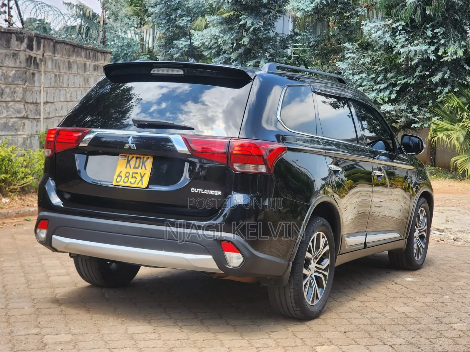 Mitsubishi Outlander 2015 Black