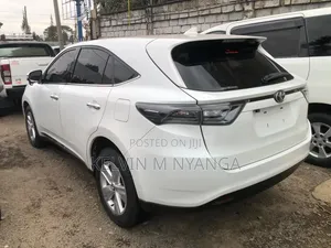Toyota Harrier 2.0 2015 White