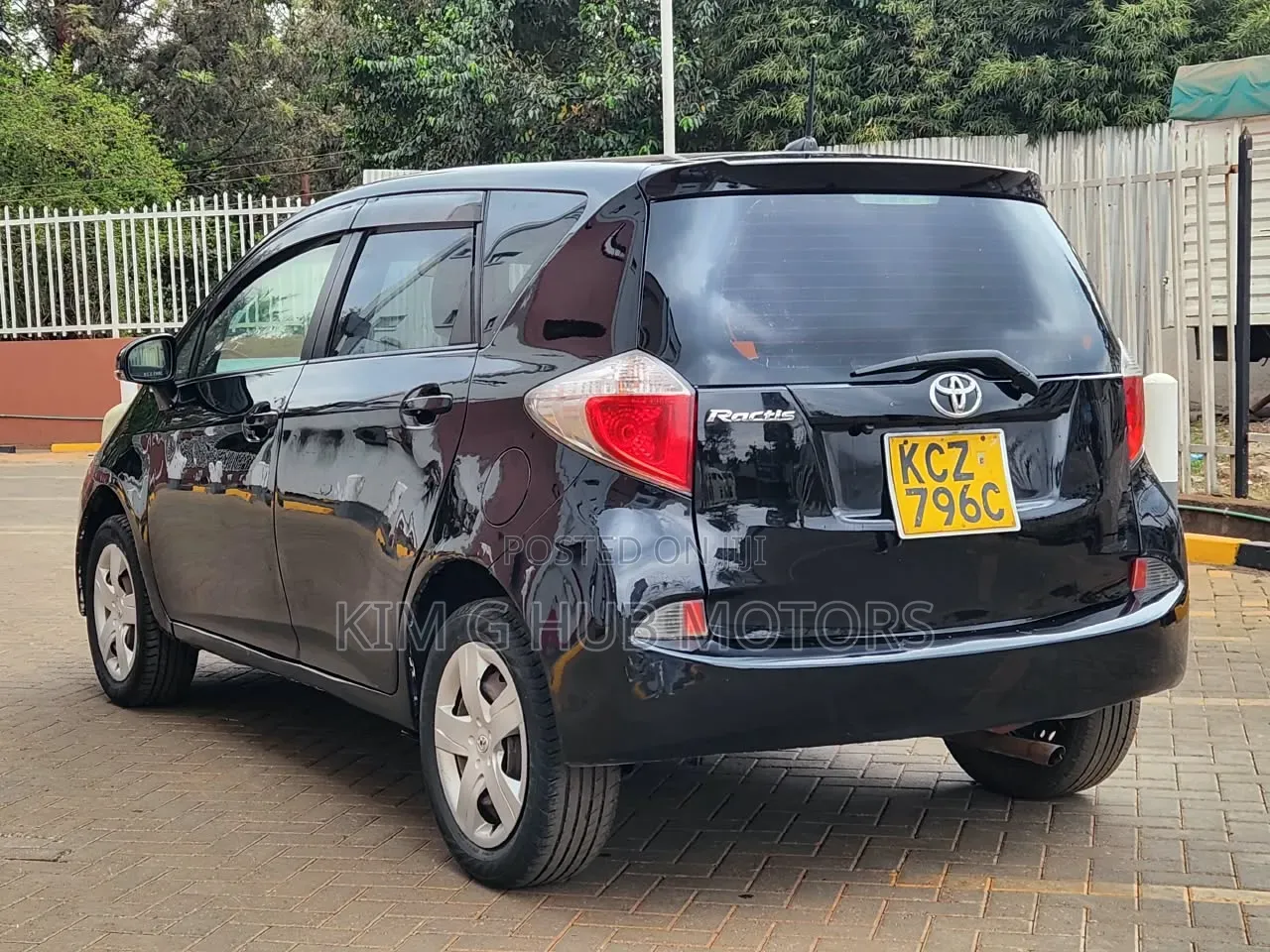 Toyota Ractis 1.5 FWD 2012 Black