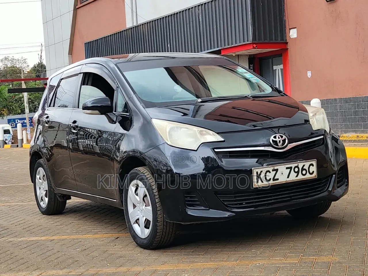 Toyota Ractis 1.5 FWD 2012 Black