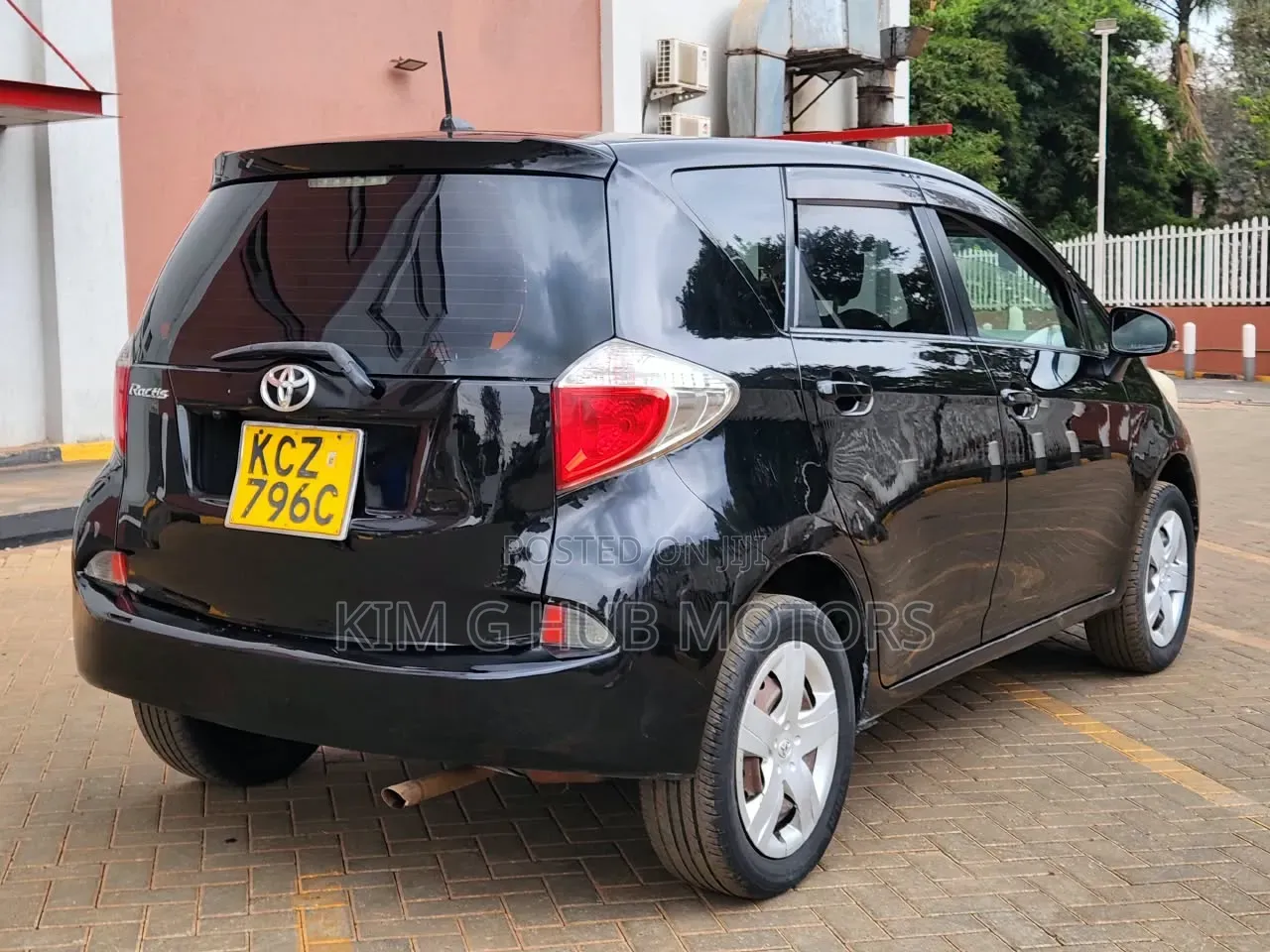 Toyota Ractis 1.5 FWD 2012 Black