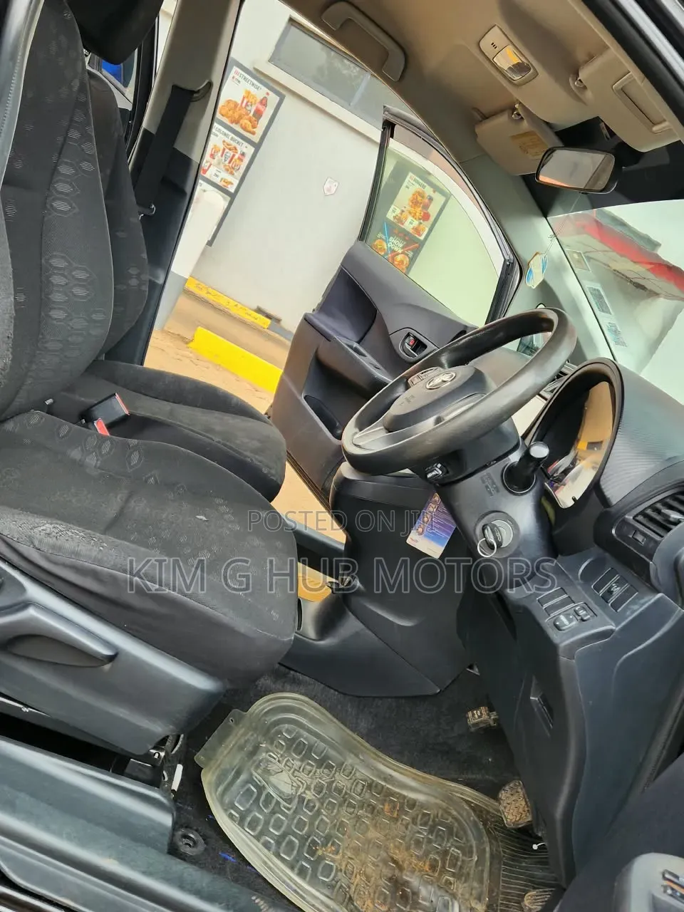 Toyota Ractis 1.5 FWD 2012 Black