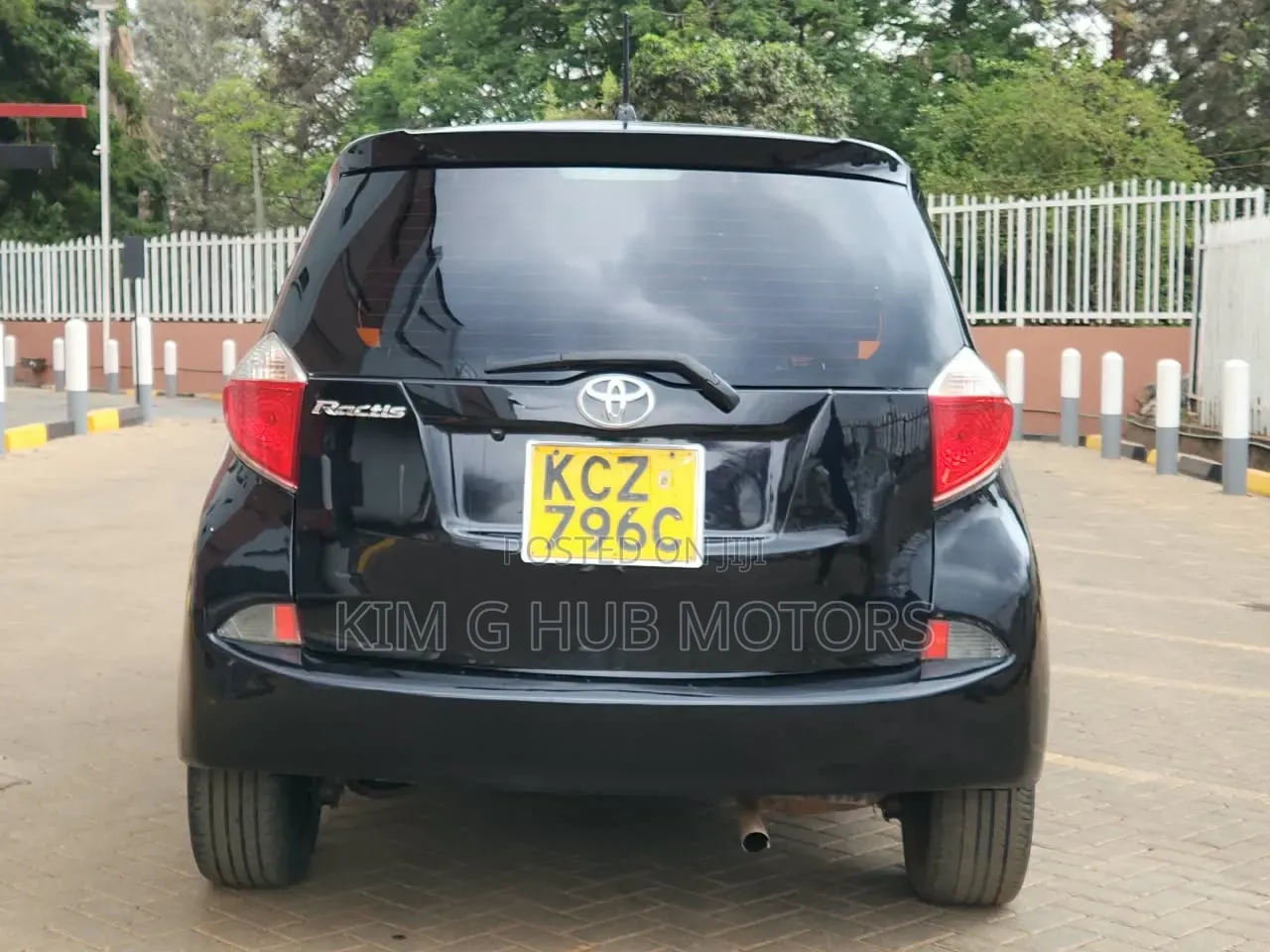 Toyota Ractis 1.5 FWD 2012 Black