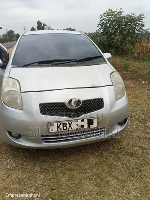 Toyota Vitz 2005 Silver
