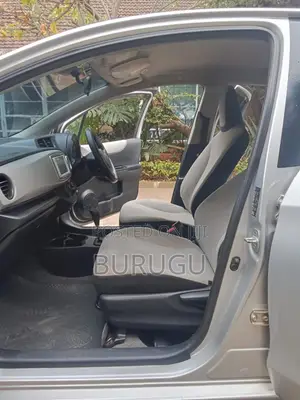 Toyota Vitz 2012 Silver