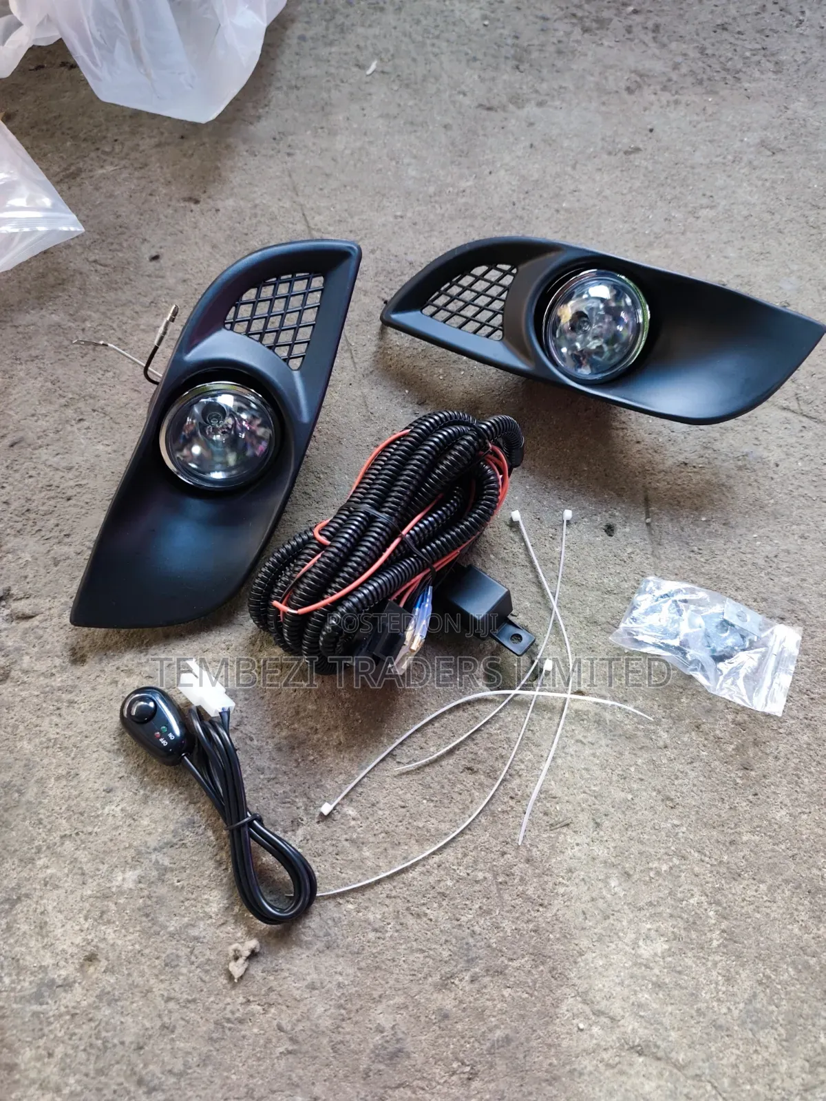 Toyota Vitz Fog Lights Complete Kit 2003 - 2004 Model