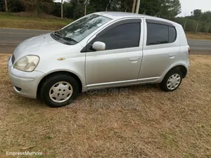 Toyota Vitz 2004 Gold