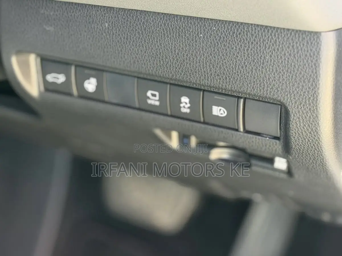 Toyota Harrier 2.0 2020 White